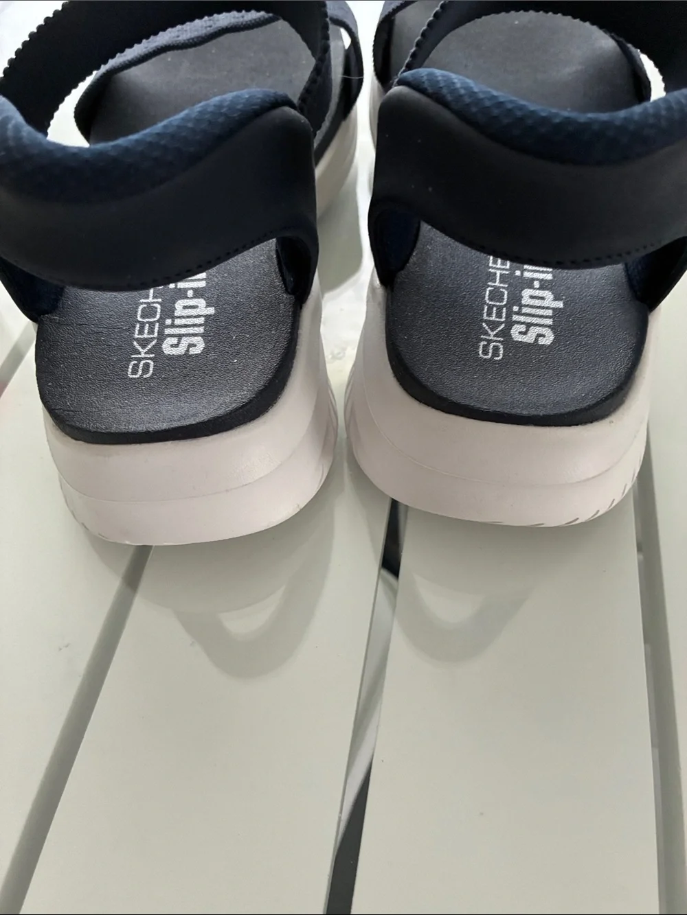 Skechers navy slip